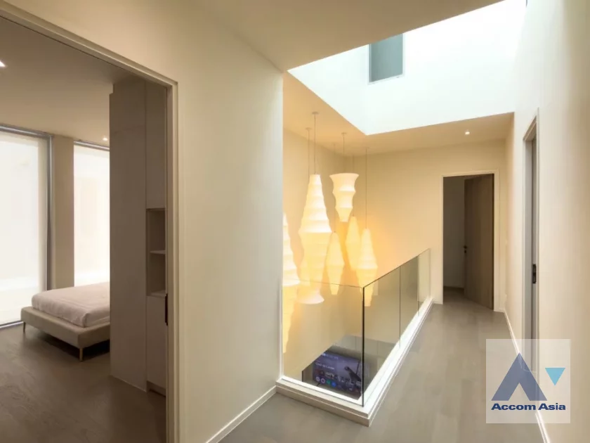 7  4 br House for rent and sale in Lat Phrao ,Bangkok  at NOBLE TERRA RAMA 9 – EKAMAI AA46702