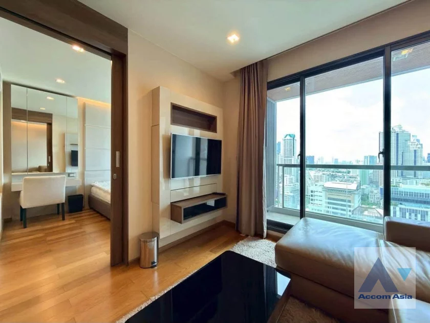 unit 1 Bedroom  Condominium For Rent & Sale in Silom, Bangkok  near BTS Chong Nonsi (AA46704)