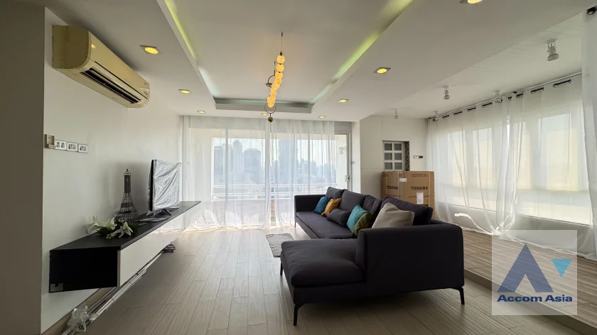 unit 3 Bedrooms  Condominium For Rent & Sale in Ratchadaphisek, Bangkok  (AA46705)