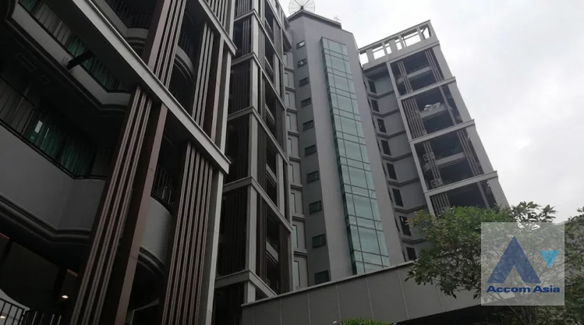 unit 3 Bedrooms  Apartment For Rent & Sale in Sukhumvit, Bangkok  near BTS Ekkamai (AA46706)