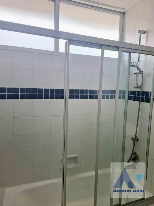 11  4 br Apartment for rent and sale in Sukhumvit ,Bangkok BTS Nana at Suite for family AA46716