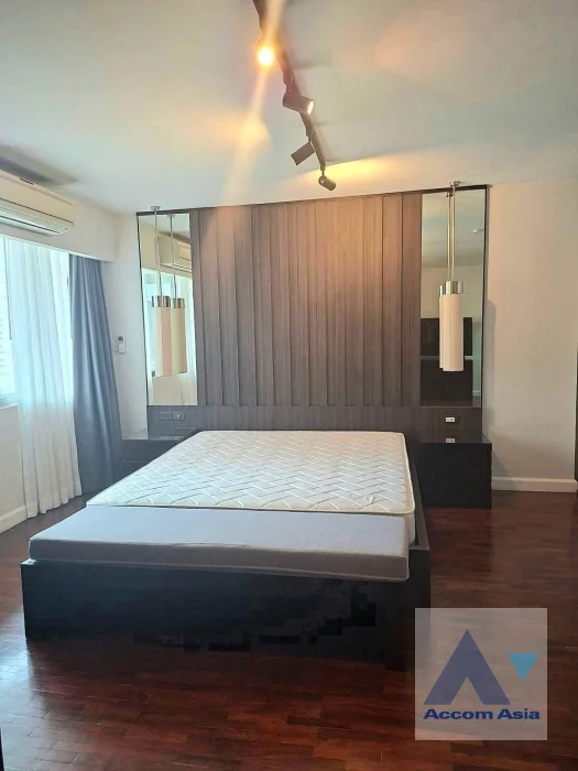 6  4 br Apartment for rent and sale in Sukhumvit ,Bangkok BTS Nana at Suite for family AA46716