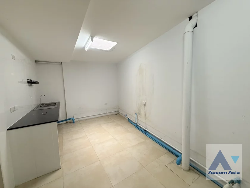 19  6 br House For Rent in Sukhumvit ,Bangkok BTS Ekkamai AA46719