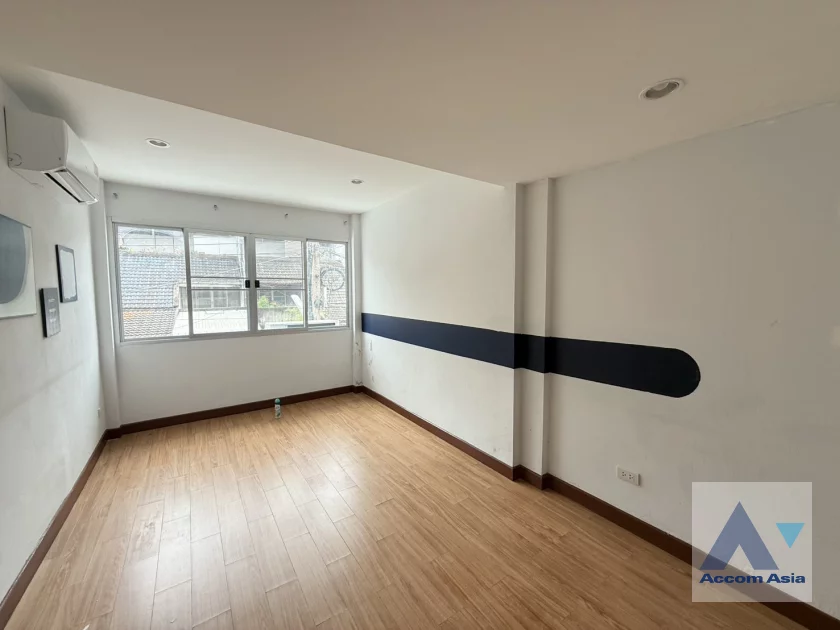 11  6 br House For Rent in Sukhumvit ,Bangkok BTS Ekkamai AA46719