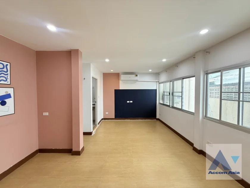 7  6 br House For Rent in Sukhumvit ,Bangkok BTS Ekkamai AA46719