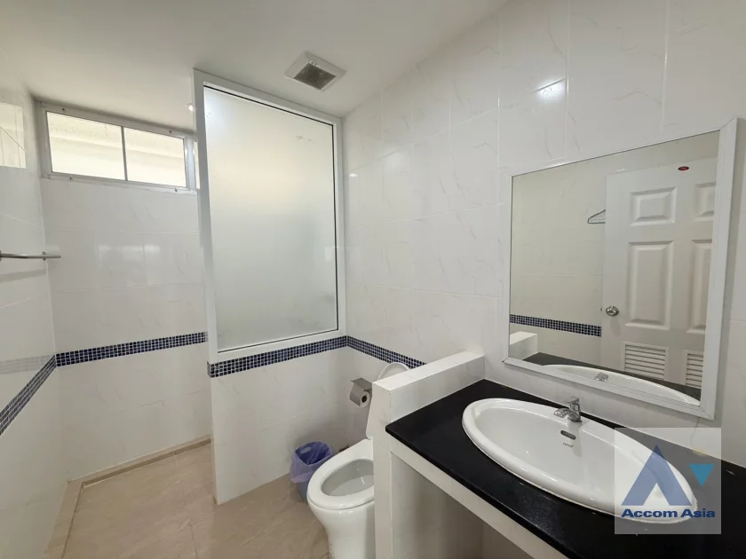 25  6 br House For Rent in Sukhumvit ,Bangkok BTS Ekkamai AA46719