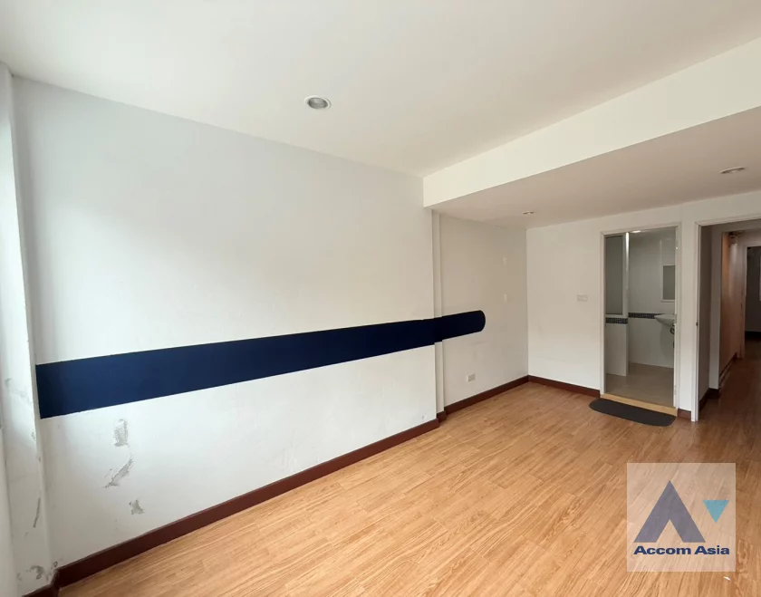 12  6 br House For Rent in Sukhumvit ,Bangkok BTS Ekkamai AA46719
