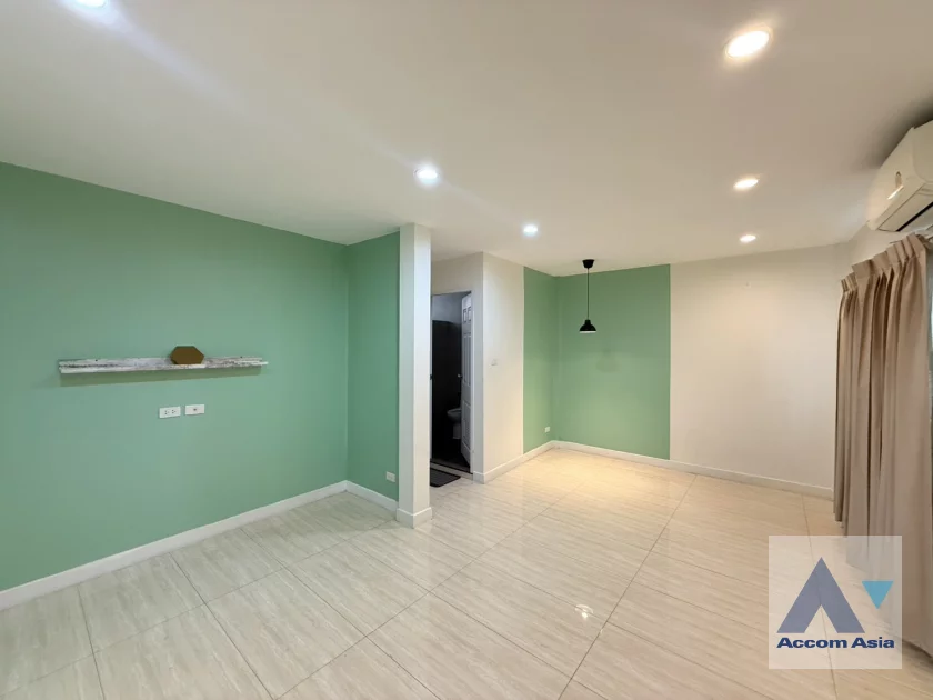 10  5 br House For Rent in Sukhumvit ,Bangkok BTS Ekkamai AA46720