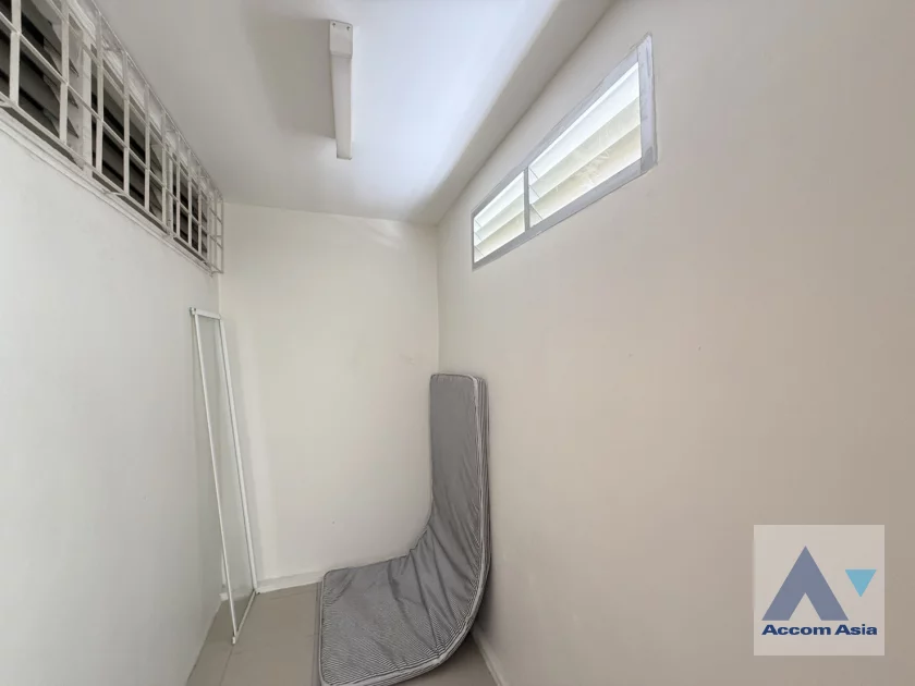 16  5 br House For Rent in Sukhumvit ,Bangkok BTS Ekkamai AA46720