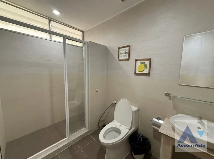 20  5 br House For Rent in Sukhumvit ,Bangkok BTS Ekkamai AA46720