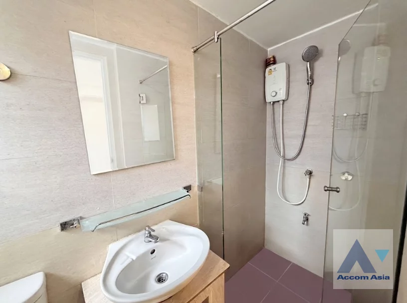 21  5 br House For Rent in Sukhumvit ,Bangkok BTS Ekkamai AA46720