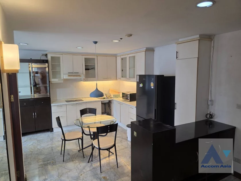 unit 2 Bedrooms  Condominium For Rent in Ploenchit, Bangkok  near BTS Ploenchit (AA46723)