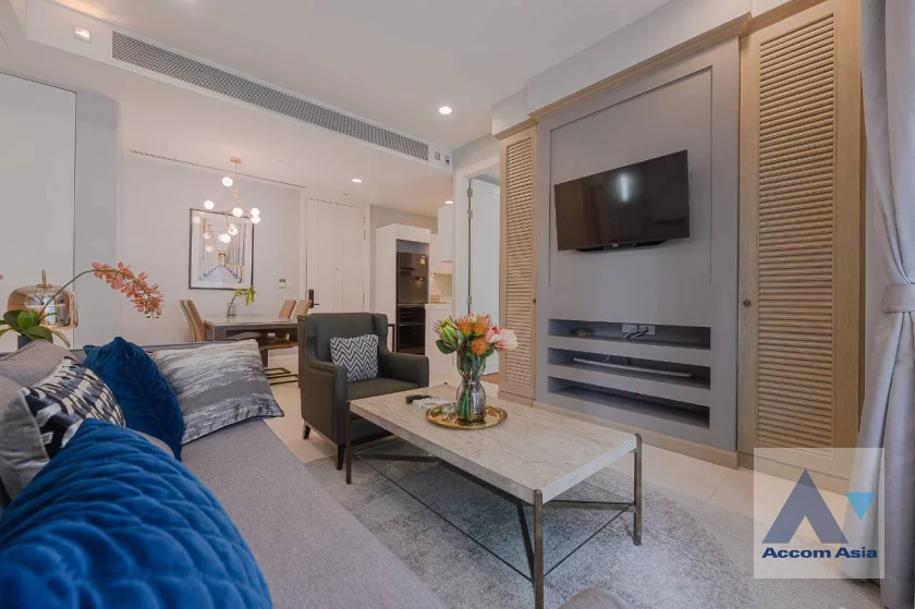 unit 2 Bedrooms  Condominium For Rent in Ploenchit, Bangkok  near BTS Chitlom (AA46729)