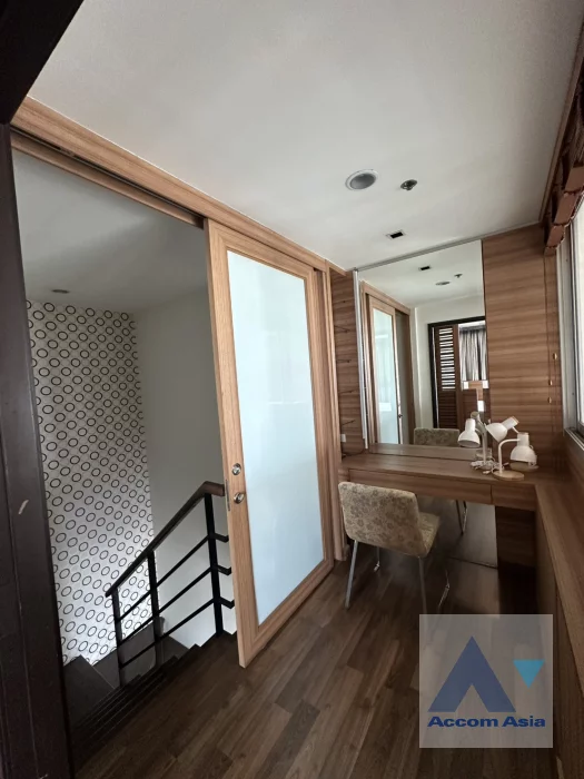 12  2 br Condominium For Rent in Ploenchit ,Bangkok BTS Ratchadamri at The Rajdamri AA46735