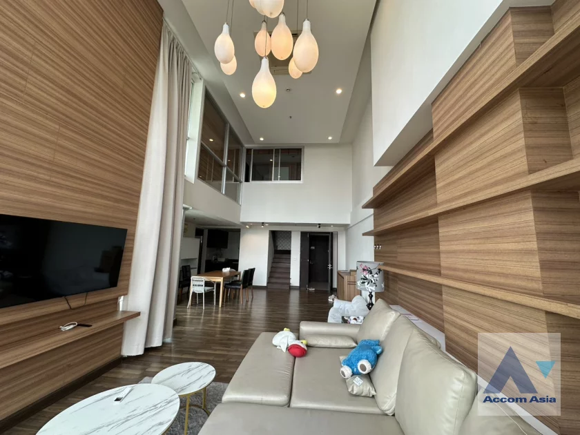 Duplex Condo |  The Rajdamri Condominium  2 Bedroom for Rent BTS Ratchadamri in Ploenchit Bangkok