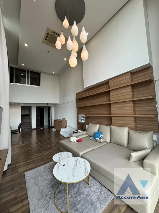 unitDuplex Condo |  2 Bedrooms  Condominium For Rent in Ploenchit, Bangkok  near BTS Ratchadamri (AA46735)