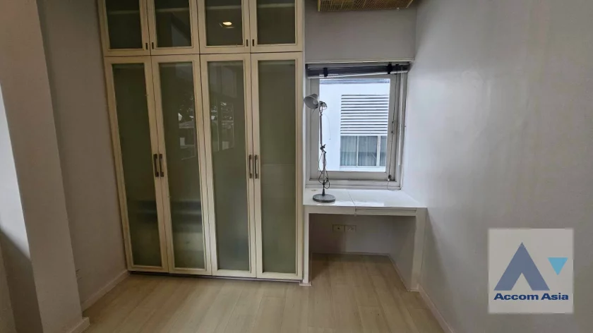17  2 br Apartment for rent and sale in Silom ,Bangkok MRT Lumphini - BTS Sala Daeng at Boutique Style Building AA46739