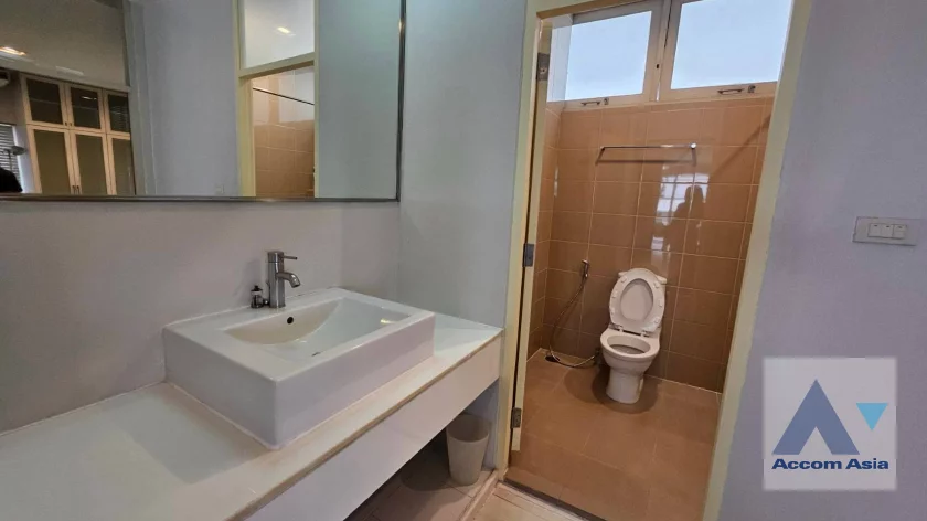 18  2 br Apartment for rent and sale in Silom ,Bangkok MRT Lumphini - BTS Sala Daeng at Boutique Style Building AA46739