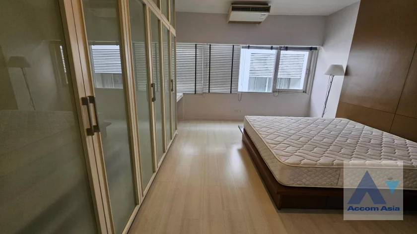 13  2 br Apartment for rent and sale in Silom ,Bangkok MRT Lumphini - BTS Sala Daeng at Boutique Style Building AA46739