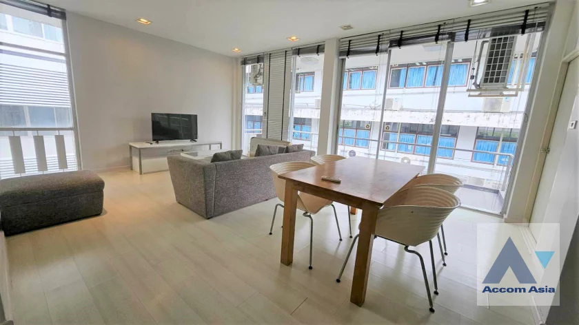  2  2 br Apartment for rent and sale in Silom ,Bangkok MRT Lumphini - BTS Sala Daeng at Boutique Style Building AA46739