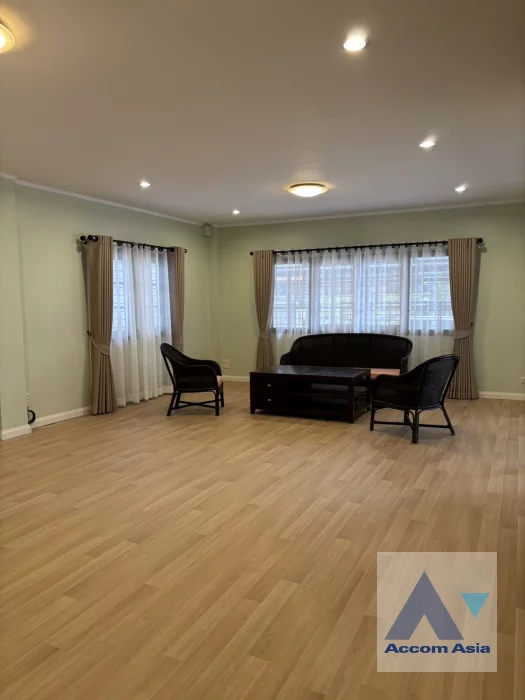 unitNewly renovated |  5 Bedrooms  House For Rent & Sale in Sukhumvit, Bangkok  near BTS Punnawithi (AA46755)