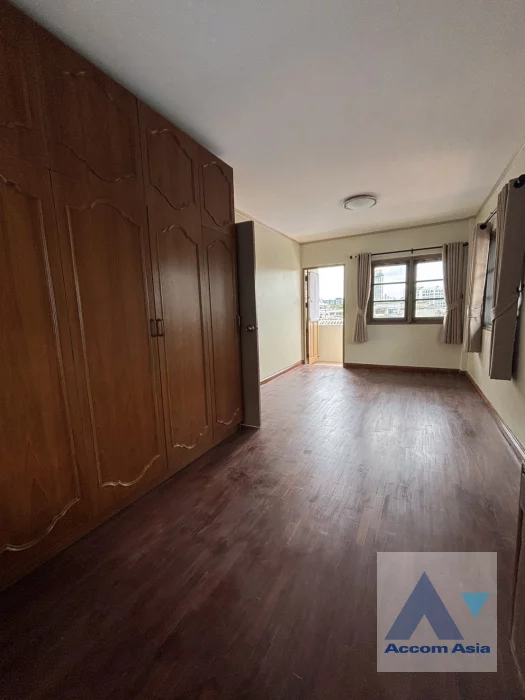 10  5 br House for rent and sale in Sukhumvit ,Bangkok BTS Punnawithi AA46755