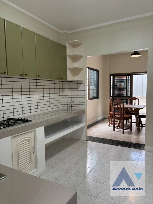 unitNewly renovated |  5 Bedrooms  House For Rent & Sale in Sukhumvit, Bangkok  near BTS Punnawithi (AA46755)