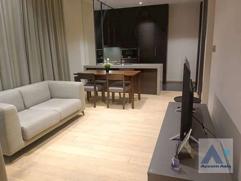  28 Chidlom Condominium  2 Bedroom for Rent BTS Chitlom in Ploenchit Bangkok