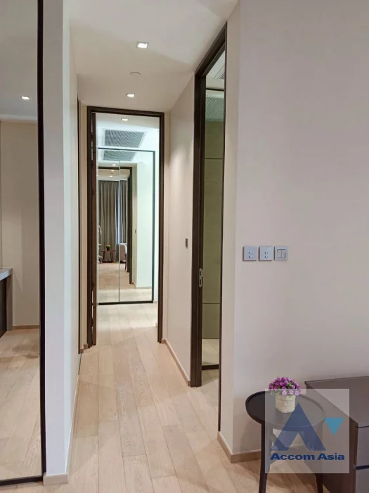 unit 2 Bedrooms  Condominium For Rent in Ploenchit, Bangkok  near BTS Chitlom (AA46760)