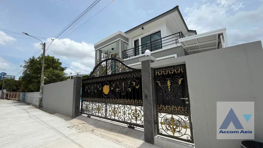 24  5 br House for rent and sale in Latkrabang ,Bangkok  AA46763
