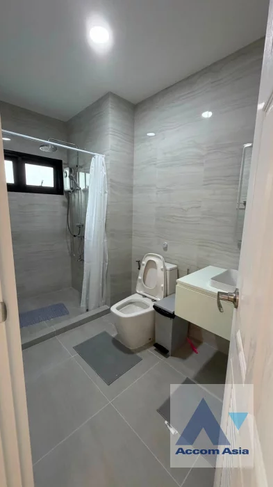 23  5 br House for rent and sale in Latkrabang ,Bangkok  AA46763