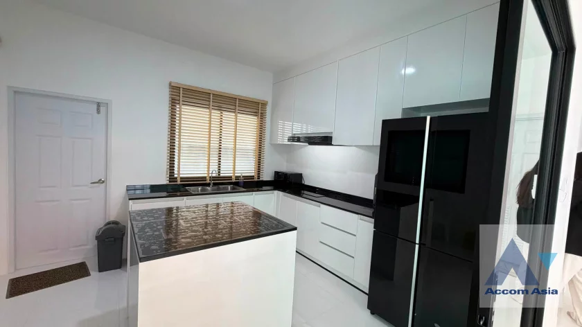 7  5 br House for rent and sale in Latkrabang ,Bangkok  AA46763