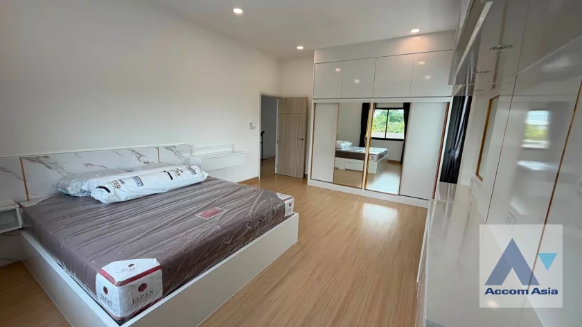 12  5 br House for rent and sale in Latkrabang ,Bangkok  AA46763