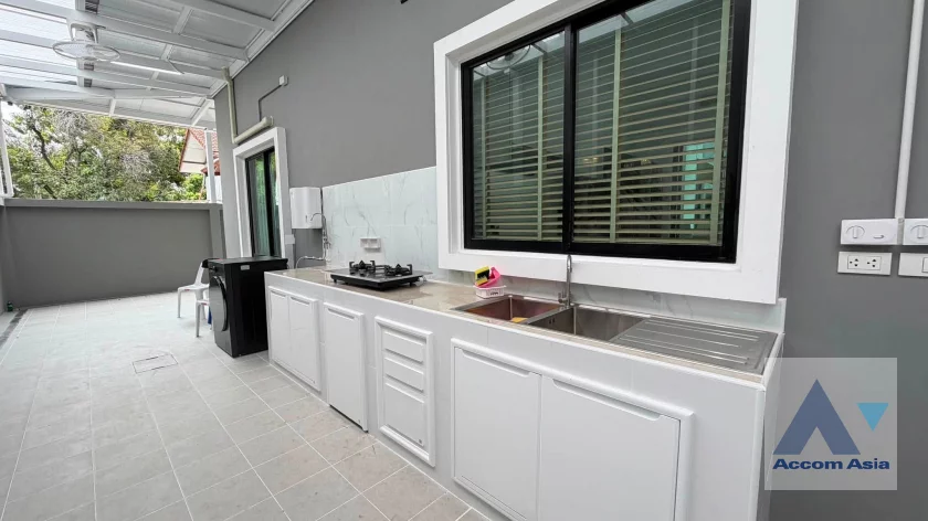 8  5 br House for rent and sale in Latkrabang ,Bangkok  AA46763