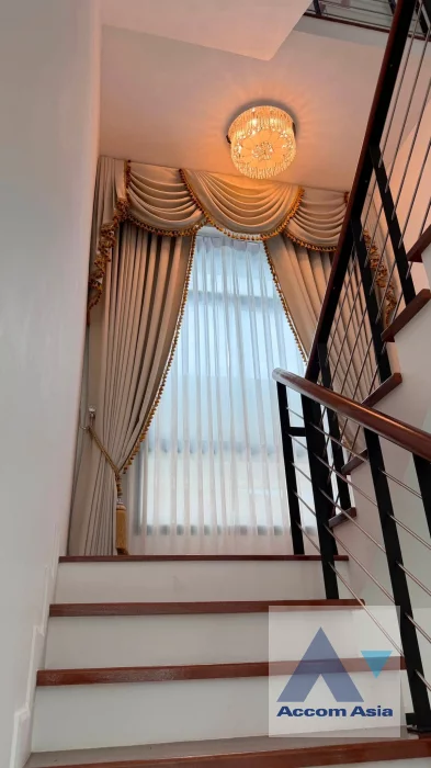 10  5 br House for rent and sale in Latkrabang ,Bangkok  AA46763