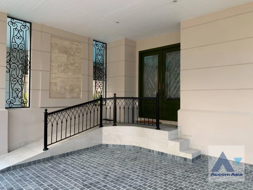 16  4 br House For Sale in Sukhumvit ,Bangkok  AA46764