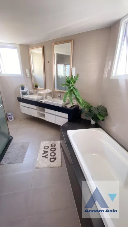 13  4 br Condominium for rent and sale in Ratchadaphisek ,Bangkok MRT Rama 9 at Supalai Wellington AA46765