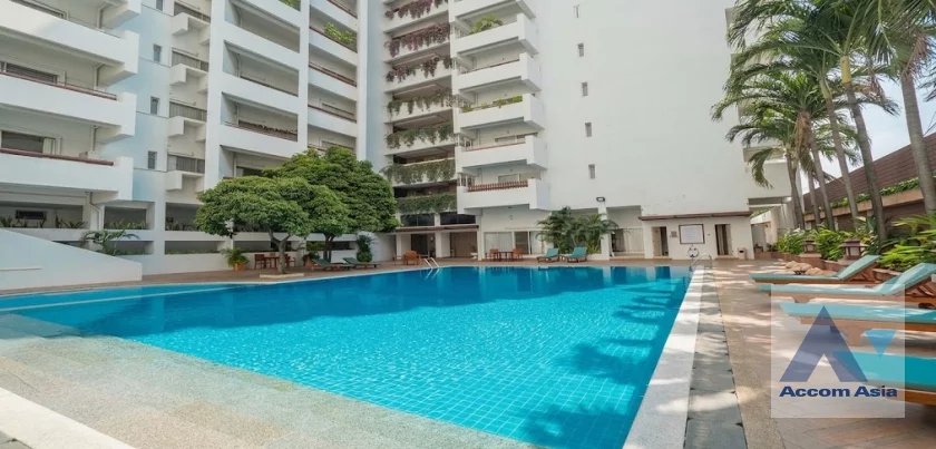 Pet friendly |  Cozy and Convenient Apartment Near Garden Intl Apartment  3 Bedroom for Sale & Rent MRT Lumphini in Sathorn Bangkok