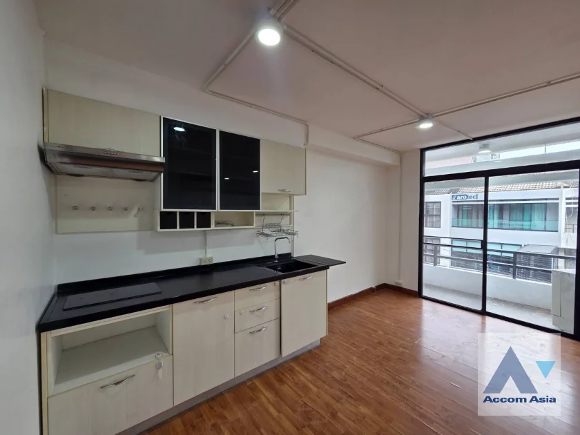 9  4 br House for rent and sale in Sukhumvit ,Bangkok BTS Phrom Phong AA46783