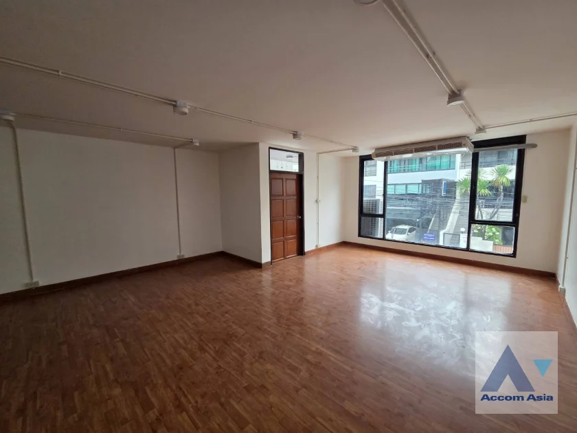 11  4 br House for rent and sale in Sukhumvit ,Bangkok BTS Phrom Phong AA46783