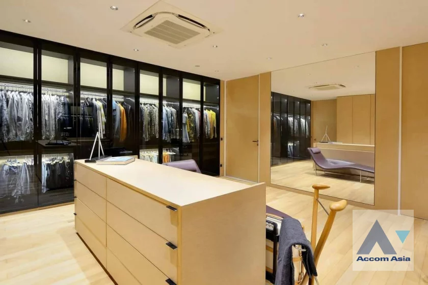 9  4 br House for rent and sale in Pattanakarn ,Bangkok MRT Hua Mak AA46785