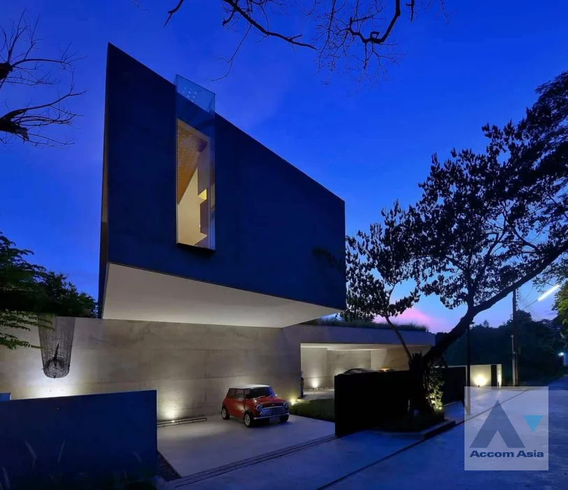 12  4 br House for rent and sale in Pattanakarn ,Bangkok MRT Hua Mak AA46785