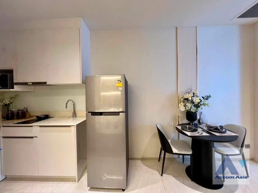unitFully Furnished, Corner Unit, Super Luxury |  1 Bedroom  Condominium For Rent & Sale in Silom, Bangkok  near BTS Chong Nonsi (AA46787)