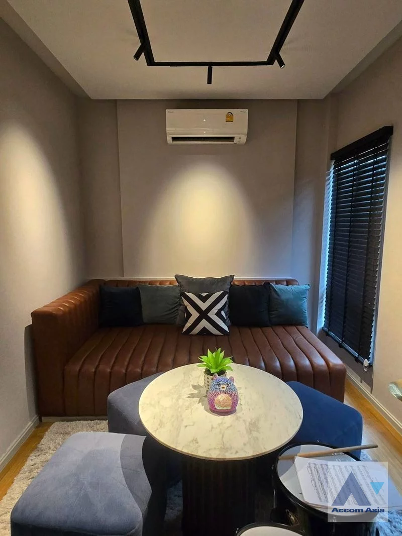 unit 3 Bedrooms  House For Rent & Sale in Samutprakan, Samutprakan  (AA46791)