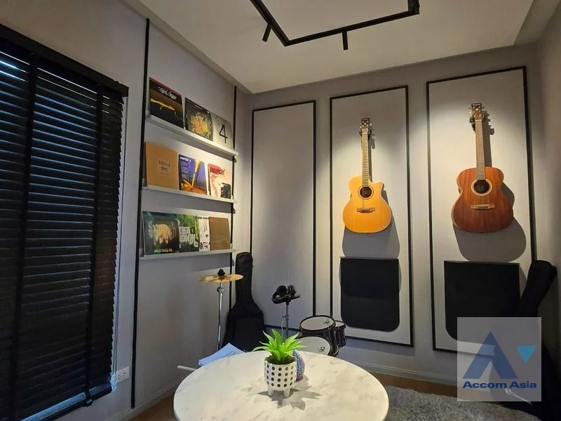 unit 3 Bedrooms  House For Rent & Sale in Samutprakan, Samutprakan  (AA46791)