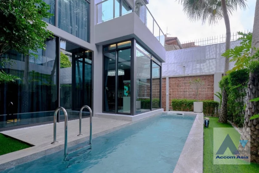 4  4 br House For Sale in Lat Phrao ,Bangkok  at The Gentry Ekamai - Ladprao AA46794
