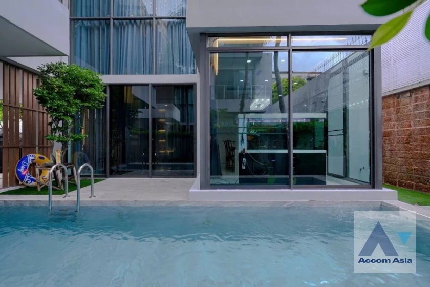  1  4 br House For Sale in Lat Phrao ,Bangkok  at The Gentry Ekamai - Ladprao AA46794