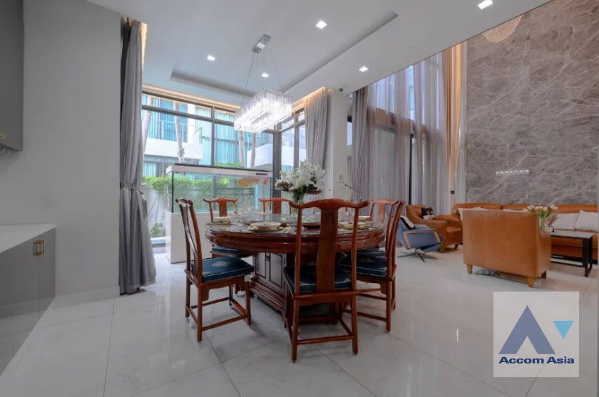 16  4 br House For Sale in Lat Phrao ,Bangkok  at The Gentry Ekamai - Ladprao AA46794