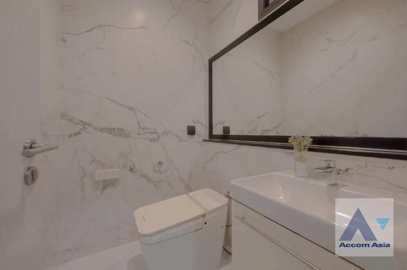 30  4 br House For Sale in Lat Phrao ,Bangkok  at The Gentry Ekamai - Ladprao AA46794