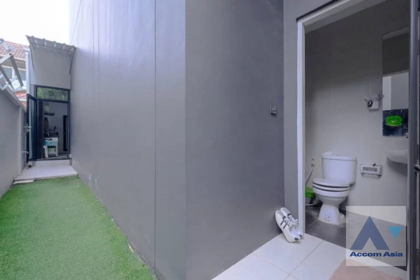 32  4 br House For Sale in Lat Phrao ,Bangkok  at The Gentry Ekamai - Ladprao AA46794